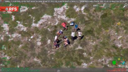 Bild: Nsw Rural Fire Service/NSW Rural Fire Service/dpa
Der Student wurde nach fast zwei Wochen in der Wildnis gefunden.