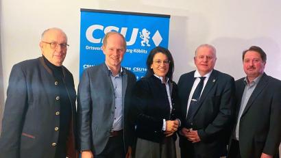 Bild: Stephanie Rosenberg/exb
Die politischen Vertreter sind sich beim Neujahrsempfang des CSU-Ortsverbandes Wernberg-Köblitz einig, dass es Veränderungen in der Wirtschafts-, Energie- und Migrationspolitik geben müsse.