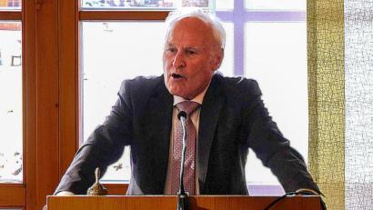 Bild: u
Lang anhaltenden Beifall erhält der ehemalige bayerische Finanz- und Wirtschaftsminister Erwin Huber für seine Rede beim 39. Dreikönigs-Frühschoppen der Hirschauer CSU.