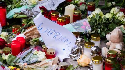 Bild: Christoph Soeder/dpa
Der 9-jährige Junge, der bei dem Anschlag in Magdeburg am 20. Dezember 2024 ums Leben kam, wird am 18. Januar beigesetzt.