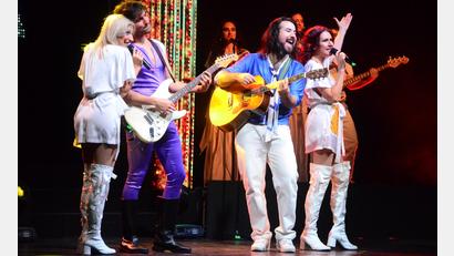 Bild: Kunz
"Abba - The Concert" in der Weidener Max-Reger-Halle fand viele Freunde.
