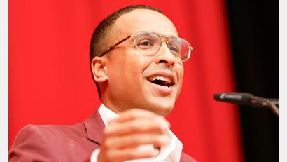 Archivbild: Daniel Löb/dpa
Nasser Ahmed will für die SPD Oberbürgermeister in Nürnberg werden.