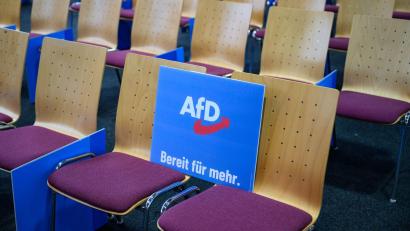 Archivbild: Patrick Pleul/dpa
Die Proteste eines Aktionsbündnisses zum AfD-Bundesparteitag in Riesa sind angelaufen.