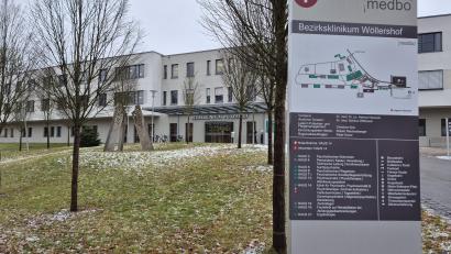 Bild: Lowak
Das Bezirksklinikum Wöllershof unter der Leitung der medbo stellt die Weichen für die Zukunft. Ein zentrales Thema wird in den nächsten Jahren der Einsatz von KI zum Wohle des Patienten sein.