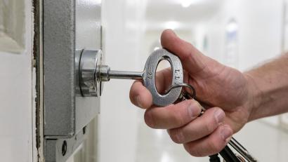 Bild: Markus Scholz/dpa
Ein 50-Jähriger Schwandorfer sitzt derzeit in Untersuchungshaft.