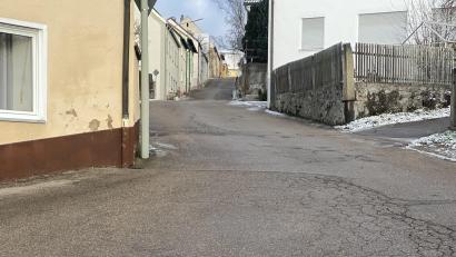 Bild: Josef Glas
Zukunftsprojekt "Hafnergasse": Eine Sanierung der langen Strecke in Tännesberg wird sehr teuer.