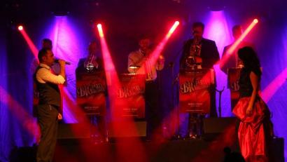 Bild: Andreas Nickl/exb
Die "Big Party Band" spielt beim Stadtball in Nabburg.
