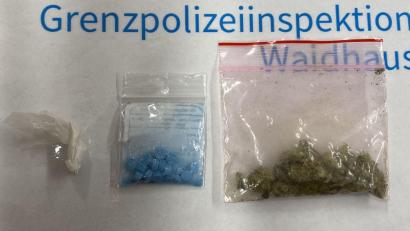 Bild: Grenzpolizei Waidhaus
Dieses Rauschgift fanden Beamte der Grenzpolizei bei einer Kontrolle in Waidhaus.