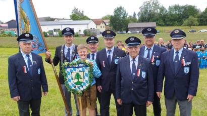 Bild: Schießl/exb
Vergangenes Jahr noch zu Gast beim Fest der Feuerwehr Nunzenried: Heuer ist die KSK Oberviechtach selbst mit Feiern dran.