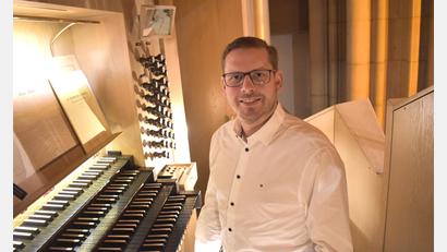 Bild: Maximilian Betz/exb
Maximilian Betz an der Orgel in St. Lamberti in Münster.