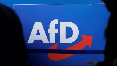 Bild: Carsten Koall/dpa
Parteilogo der AfD