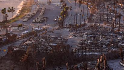 Bild: Mark J. Terrill/AP/dpa
Mehr als 12.000 Gebäude wurden bislang durch die Brände zerstört oder beschädigt.