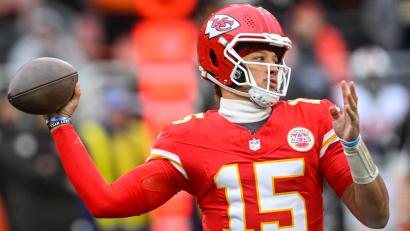 Bild: David Richard/FR25496 AP/AP/dpa
Ein Sieg gegen die Houston Texans war für Patrick Mahomes und die Chiefs die Initialzündung für den Erfolg der vergangen Jahre.