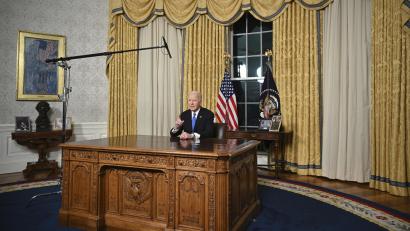 Bild: Mandel Ngan/dpa
US-Präsident Joe Biden hält seine Abschiedsrede aus dem Oval Office des Weißen Hauses.