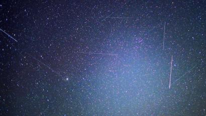 Bild: Patrick Pleul/dpa
Die Zahl der Satelliten in der Erdumlaufbahn ist in den vergangenen fünfzehn Jahren explosionsartig gewachsen. Das auf Satellitenkommunikation per Laserstrahl spezialisierte High Tech-Startup Mynaric jedoch ist in einer existenzbedrohenden Krise.