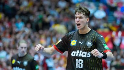 Bild: Sören Stache/dpa
Deutschlands Handballer um Julian Köster sind heiß auf das Duell mit Top-Favorit Dänemark.