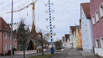 Bild: bö
Viele Perspektiven haben die Mitglieder der Lenkungsgruppen aus der Bürgerschaft zusammengetragen, die für eine schöneres Hohenburg in den nächsten Jahren nach und nach angegangen werden sollen. Die beiden Stadtplaner Emil und Christina Lehner haben jetzt die Ergebnisse der Bevölkerung vorgestellt.