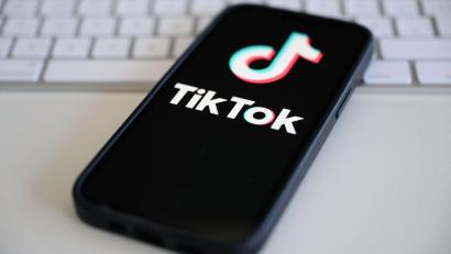 Bild: Robert Michael/dpa
Tiktok ist in den USA offline - und selbst mit der Aussicht auf eine Gnadenfrist ist die langfristige Zukunft ungewiss.