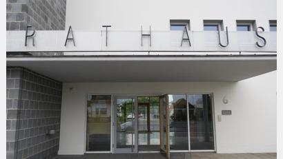 Bild: adj
Während die Einwohnerzahl in der Gemeinde Altenstadt/WN in 2024 sank, stieg die Zahl der Gewerbebetriebe weiter an.
