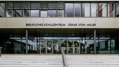 Bild: Hösamer
In das Berufliche Schulzentrum Schwandorf investiert der Landkreis in diesem Jahr erneut 4 Millionen Euro.