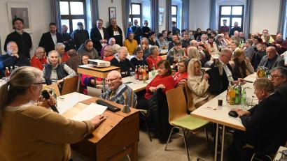 Bild: gf
Knapp waren die Sitzplätze im Amberger CVJM--Heim, denn der Einadung zur 120-Jahr-Feier waren weit mehr als nur die ursprünglich angemeldeten 60 Personen gefolgt.