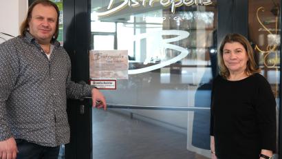 Bild: Hirsch
Athanasios "Saki" Balkizas und seine Mutter Fotini "Tina" feiern das 40-jährige Gastronomiejubiläum in Schwandorf und das "Zehnjährige" im Bistropolis der Oberpfalzhalle.