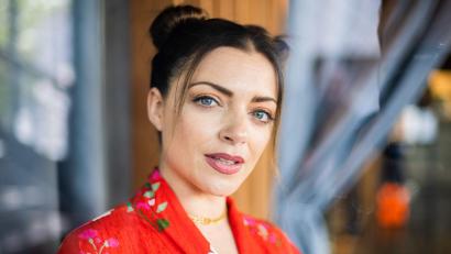 Bild: Christoph Soeder/dpa
Schauspielerin Anne Menden rief auf Instagram zu Respekt auf. (Archivfoto)