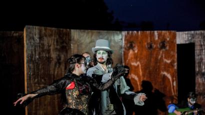 Bild: Thorsten Wulff/exb
Das Stadttheater Amberg lässt "Romeo und Julia" in einer spannenden Neuinszenierung aufleben.