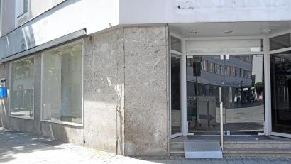 Archivbild: Gabi Schönberger
Zu den prominentesten Leerständen in Weiden zählt der ehemalige Esprit in der Max-Reger-Straße. Seit 2020 ging die Zahl der leerstehenden Geschäfte in der Innenstadt aber deutlich zurück.