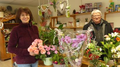 Bild: rn
Das Team Herbert Fischer und Silvia Hey beendet zum Monatsende sein Engagement für Blumenfreunde aus Eschenbach um Umgebung. "Blumen-Fischer" schließt nach jahrzehntelangem umfassenden floristischen Service.