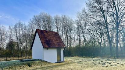 Bild: Krones
Die Erlaubnis für den Brunnen III in Freihung, weitläufig gesichert durch Stacheldraht und Alarmanlage, soll in einem gemeinsamen Verfahren zusammen mit dem Brunnen Seugast in eine „gehobene Erlaubnis“ mit einer Laufzeit von 20 Jahren umgewandelt werden.