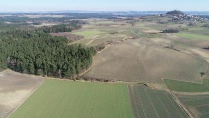 Bild: bey
Die Gemeinde Altenstadt/WN ist von der geplanten Errichtung der Windkraftanlagen im Bereich des Marktes Parkstein nicht betroffen.