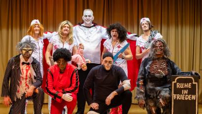 Bild: Hendrik Rosenboem/exb
Im vergangenen Jahr legten die "Michl Boys" ihre Auftritte als Zombies, Vampire und Krankenschwestern hin.