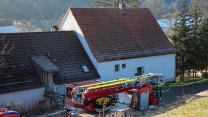 Bild: Wolfgang Steinbacher
Beim Brand eines Anwesens im Hohenburger Ortsteil Adertshausen starb vergangenen Sonntag ein 55-jähriger Mann. Inzwischen ist auch die Todesursache bekannt.