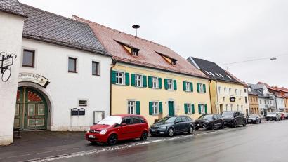 Bild: fpoz
Die Waldershofer Innenstadt soll attraktiver Lebens- und Arbeitsraum sein. Viel versprechen sich dabei CSU und Wählerbund im Bereich der Immobilien Schwarzer Ritter, Altes Rathaus und Marx/Wagner (Bild) vom Projekt "Drei Höfe".