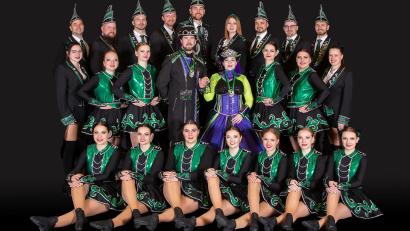 Bild: Peter Stiewing/exb
Die Prinzengarde mit Prinzenpaar und Hofstaat des TSV Reuth