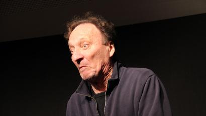 Bild: prh
Michael Eberle überzeugte das Futura-Publikum zum Saisonauftakt nicht nur als Wortjongleur sondern auch mit unnachahmlicher Mimik.