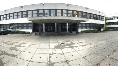 Archivbild: Gabi Schönberger
Die Hans- und Sophie-Scholl-Realschulen sollen neu gebaut werden. Für die Planungen hat die Stadt Weiden bereits viel Geld ausgegeben. Bei den Haushaltsberatungen am Dienstag dürfte es aus Kostengründen aber wieder Diskussionen zum Bauprojekt geben.