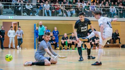 Bild: gud
Die SG Geigant/Waldmünchen (weiße Trikots) besiegte im Finale des Fuchsberger-Cups die SpVgg Schönseer Land.