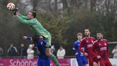 Bild: ham
Torwart Michael Herrmann (grünes Trikot) haut sich kommende Saison für den SV Schwandorf-Ettmannsdorf voll rein. Er verlässt seinen Heimatklub, die SpVgg Pfreimd.