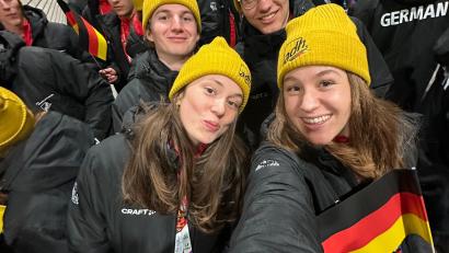 Bild: Reisnecker
Ein Selfie bei der Eröffnungsfeier: Miriam Reisnecker (vorne rechts) und das deutsche Langlaufteam bei der Eröffnungsfeier der Games in Turin.