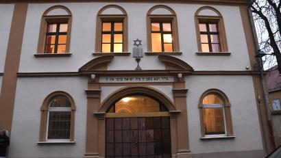 Archivbild: Petra Hartl
Die Synagoge in der Amberger Salzgasse. Regelmäßig öffnet die jüdische Gemeinde ihre Synagoge für öffentliche Führungen, um Interessierten einen Einblick in jüdische Geschichte, Traditionen und die Religion zu geben.
