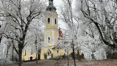 Bild: Royer
Die Annabergkirche in Sulzbach-Rosenberg wurde vor ein paar Tagen vom Raureif eingerahmt.