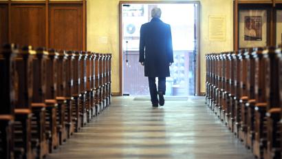Symbolbild: Nicolas Armer/dpa
Weiterhin sinken die Zahlen der Kirchenmitglieder in Weiden.