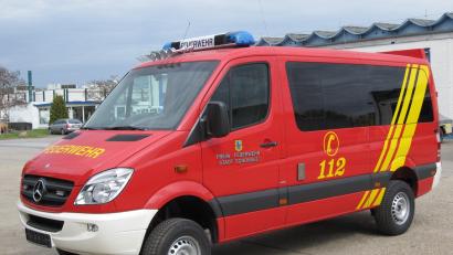 Bild: Feuerwehr Schönsee/exb
Ein Bild aus "guten Zeiten": Nach einem Unfall ist das Mehrzweckfahrzeug der Feuerwehr Schönsee ein Totalschaden. Nun muss ein neues Fahrzeug beschafft und die Übergangszeit überbrückt werden.