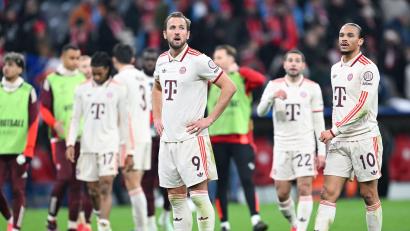 Bild: Sven Hoppe/dpa
Harry Kane (Mitte) und Leroy Sané (rechts) wirken etwas ratlos. Die Champions-League-Saison der Münchener läuft nicht so richtig rund.