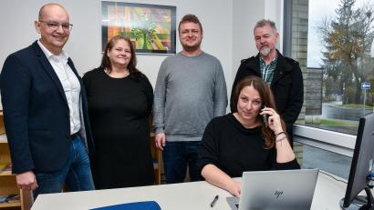 Bild: Stephan Huber
Sie sind zuständig für die neue unabhängige psychiatrische Beschwerdestelle Nordoberpfalz "Hoffnungsanker" in der Breslauer Straße 2 in Amberg. Georg Lang (von links), Nicole Donhauser, Felix Koller, Richard Eagan, (sitzend) Yvonne Müller.