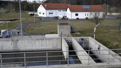 Archivbild: Petra Hartl
8,76 Millionen Euro für die Sanierung der Kläranlage in Auerbach sollen aus Beiträgen auf Grundstücks- und Geschossflächen finanziert werden.