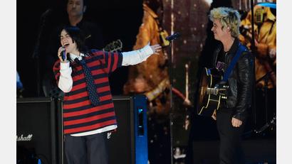 Bild: Chris Pizzello/Invision/AP/dpa
Viele Stars haben sich für das Benefiz-Konzert angesagt.