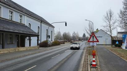 Bild: rti
Die Ampelanlage in der Äußeren Regensburger Straße in Tirschenreuth ist für mehrere Tage außer Betrieb.